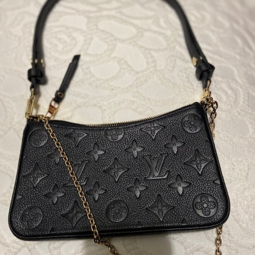 Louis Vuitton's Easy Pouch On Strap Bag M80349 (Used Once) - Picture 4 of 16